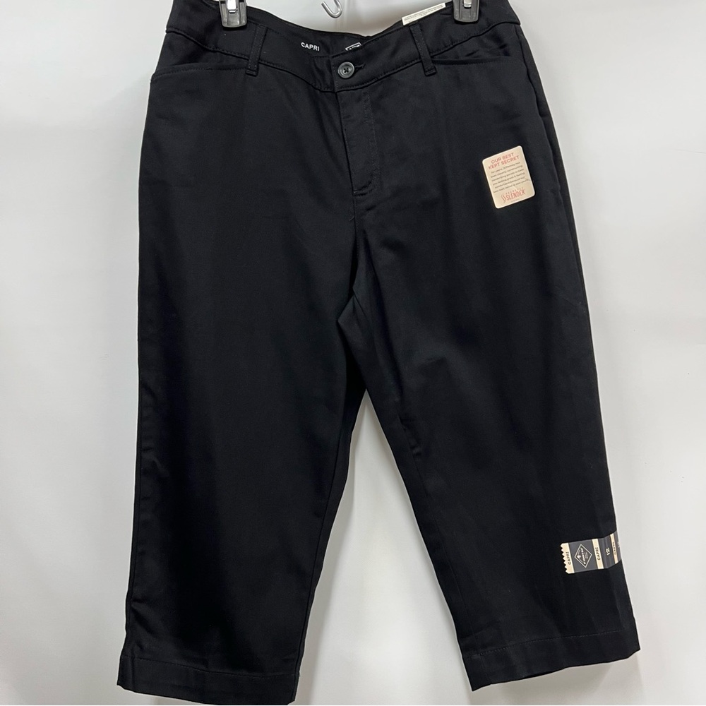 NWT St. John's Bay Black capri pants size 12 mid-rise